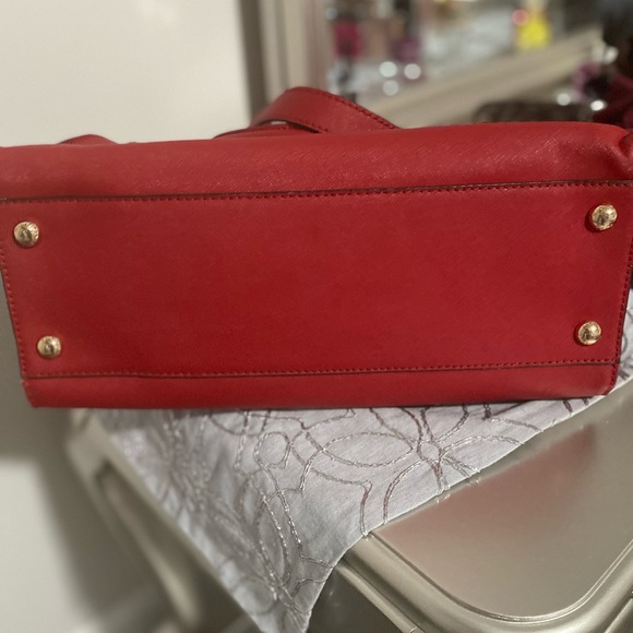 Michael Kors Hamilton large Saffiano Leather lock and key red bag - Picture 9 of 9